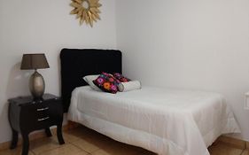 HABITACIÓN ALBORADA 1 con baño privado